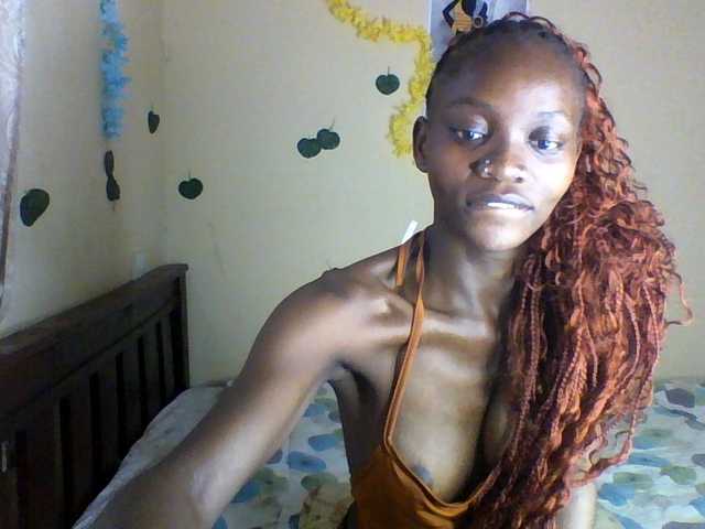 Luna-Noir live cam on BongaCams