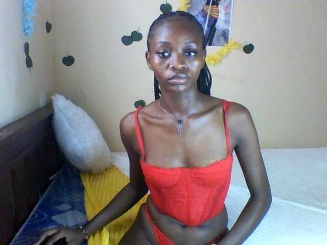 Luna-Noir live cam on BongaCams