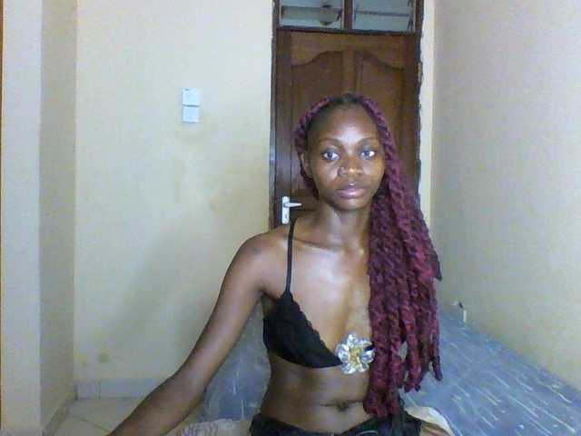 Luna-Noir live cam on BongaCams