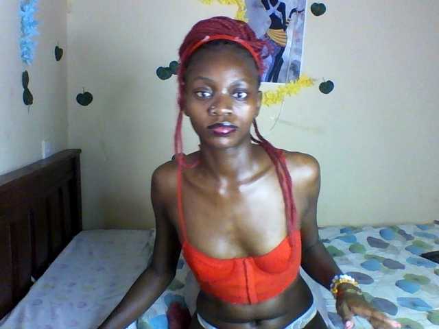 Luna-Noir live cam on BongaCams