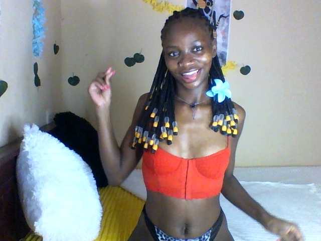 Luna-Noir live cam on BongaCams