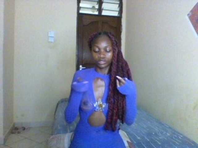 Luna-Noir live cam on BongaCams