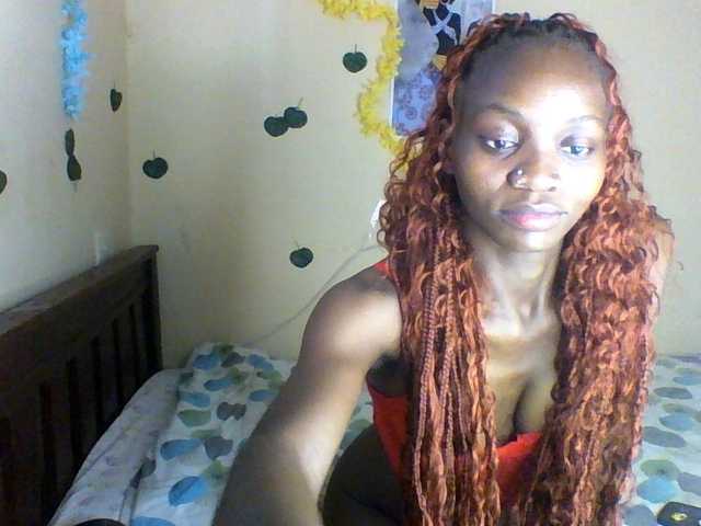 Luna-Noir live cam on BongaCams