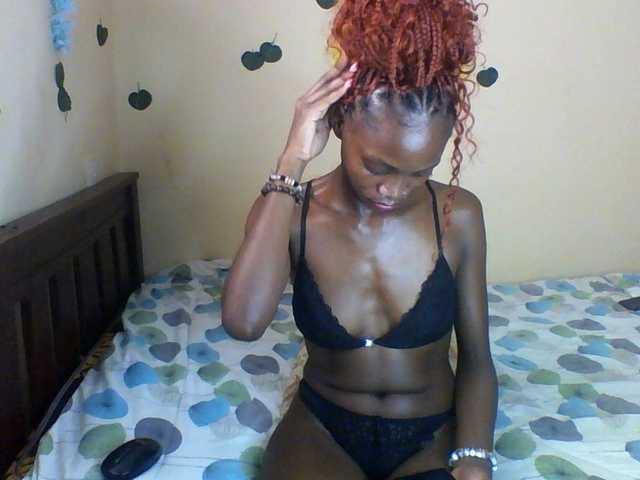 Luna-Noir live cam on BongaCams