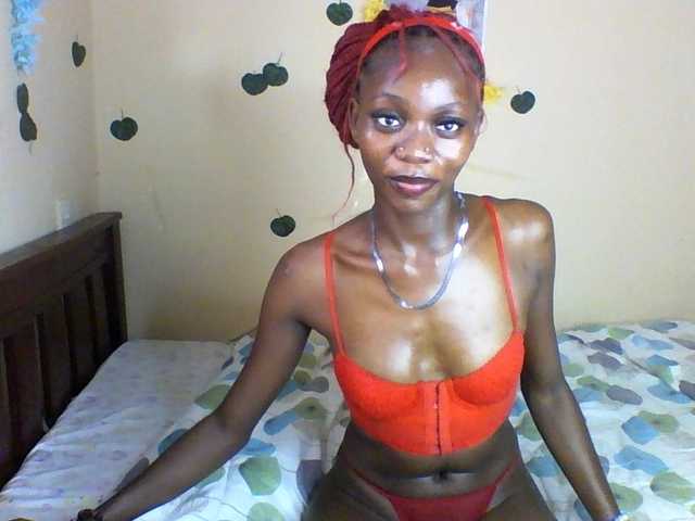 Luna-Noir live cam on BongaCams