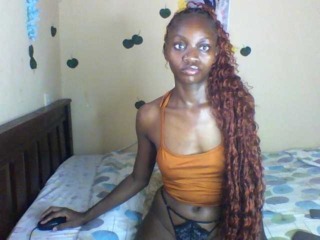 Luna-Noir live cam on BongaCams