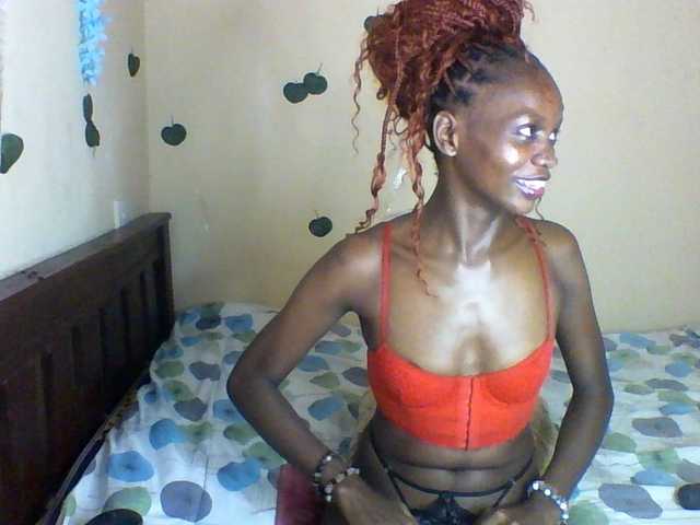 Luna-Noir live cam on BongaCams