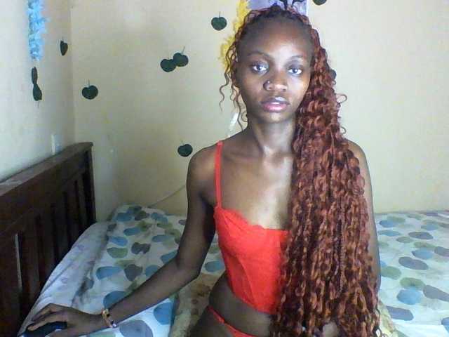 Luna-Noir live cam on BongaCams