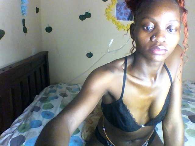 Luna-Noir live cam on BongaCams