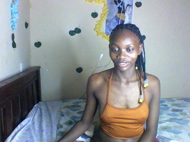Luna-Noir live cam on BongaCams
