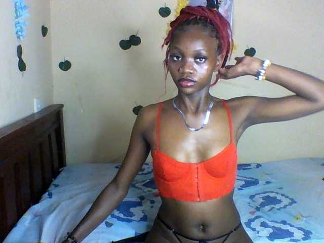 Luna-Noir live cam on BongaCams