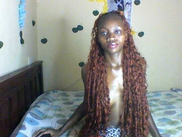 Luna-Noir live cam on BongaCams