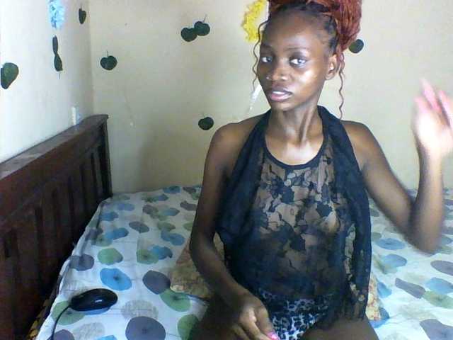 Luna-Noir live cam on BongaCams