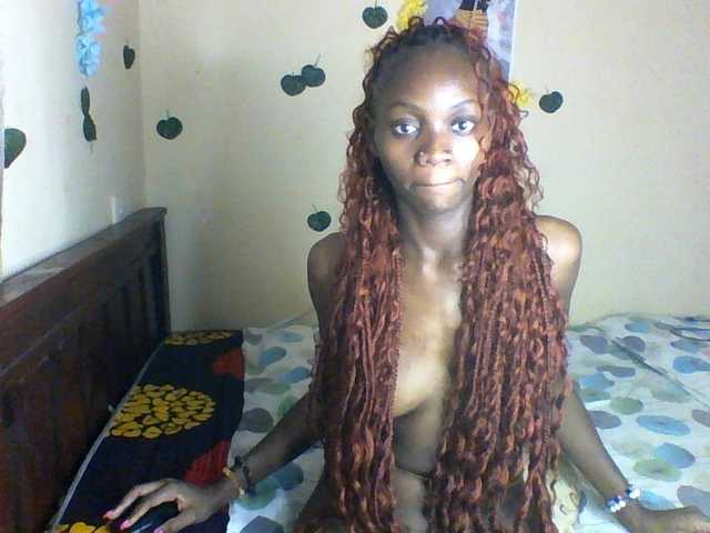 Luna-Noir live cam on BongaCams