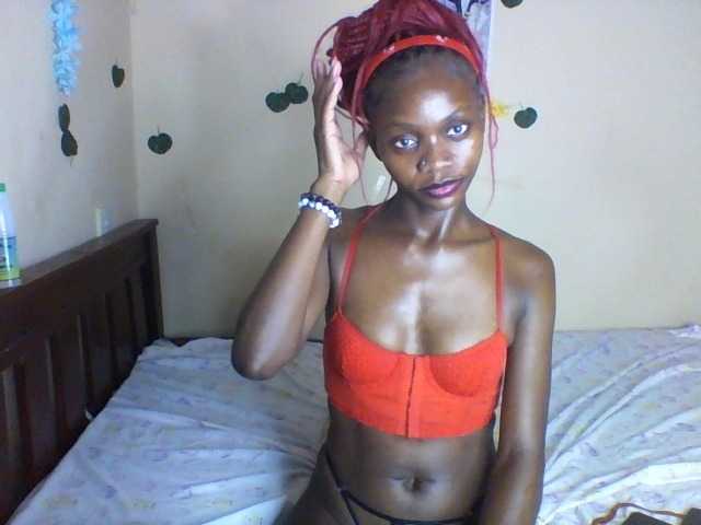 Luna-Noir live cam on BongaCams