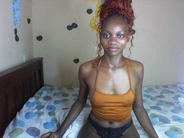 Luna-Noir live cam on BongaCams