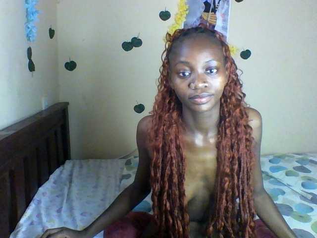 Luna-Noir live cam on BongaCams