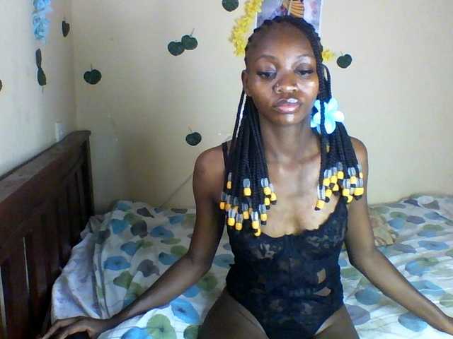 Luna-Noir live cam on BongaCams