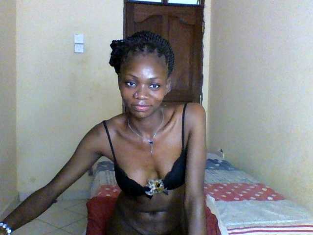 Luna-Noir live cam on BongaCams