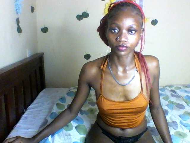 Luna-Noir live cam on BongaCams