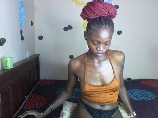 Luna-Noir live cam on BongaCams
