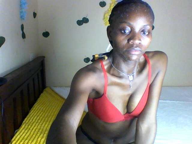 Luna-Noir live cam on BongaCams