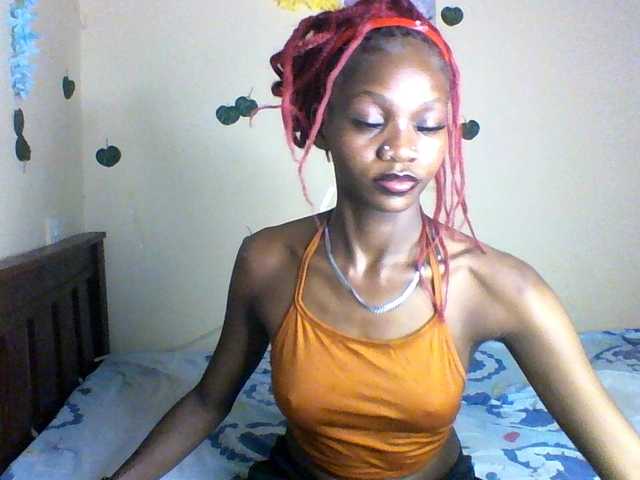 Luna-Noir live cam on BongaCams