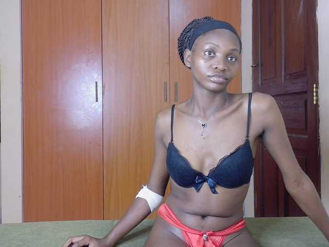 Luna-Noir live cam on BongaCams