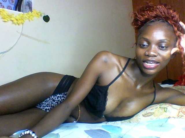 Luna-Noir live cam on BongaCams
