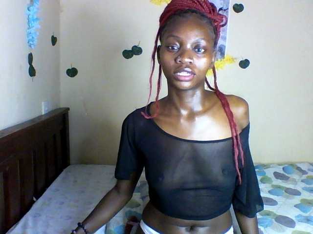 Luna-Noir live cam on BongaCams