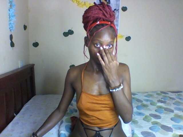 Luna-Noir live cam on BongaCams