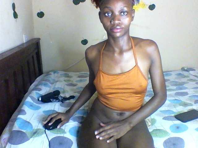 Luna-Noir live cam on BongaCams