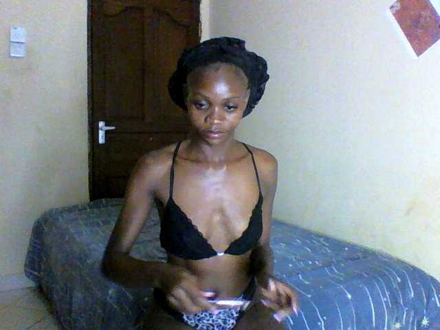 Luna-Noir live cam on BongaCams