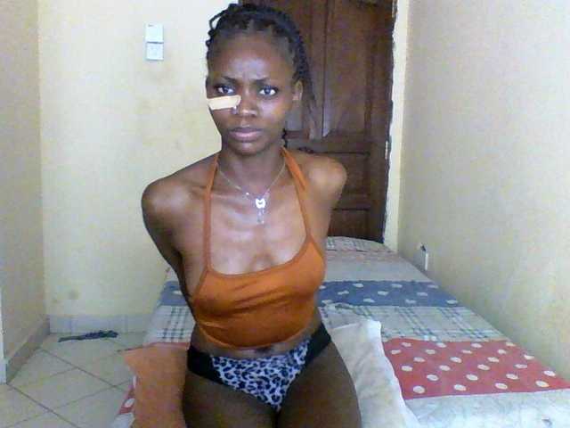 Luna-Noir live cam on BongaCams