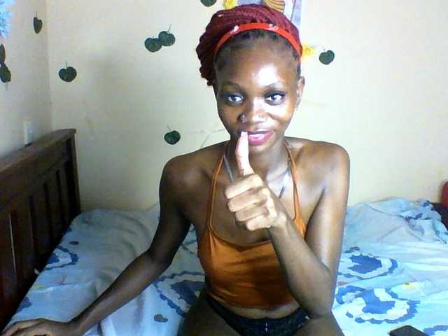Luna-Noir live cam on BongaCams