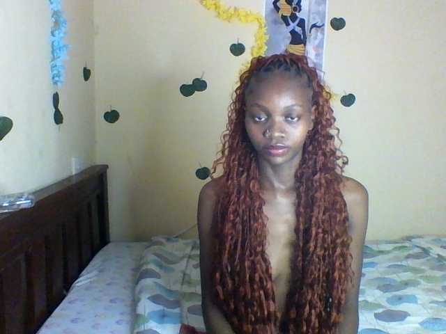 Luna-Noir live cam on BongaCams