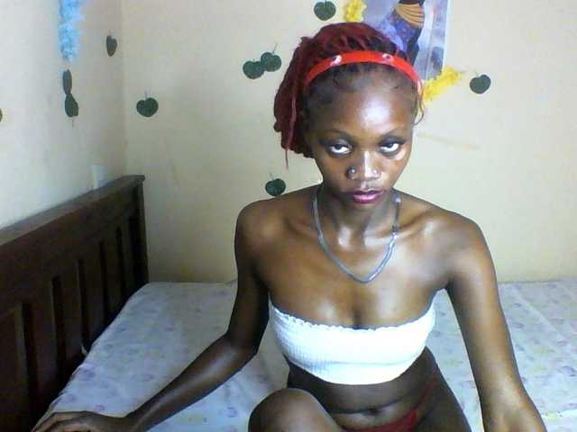 Luna-Noir live cam on BongaCams