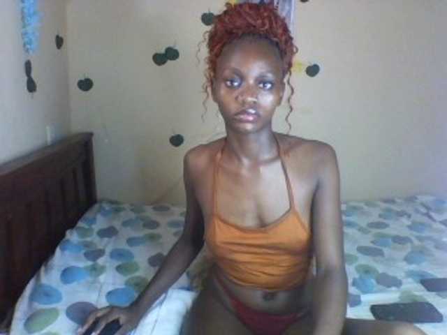 Luna-Noir live cam on BongaCams