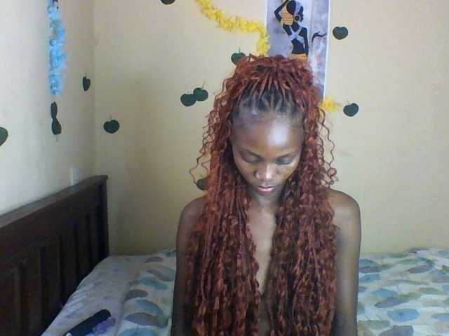 Luna-Noir live cam on BongaCams