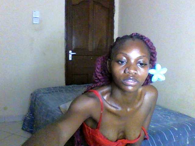 Luna-Noir live cam on BongaCams