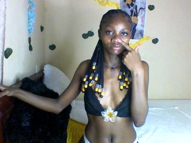 Luna-Noir live cam on BongaCams