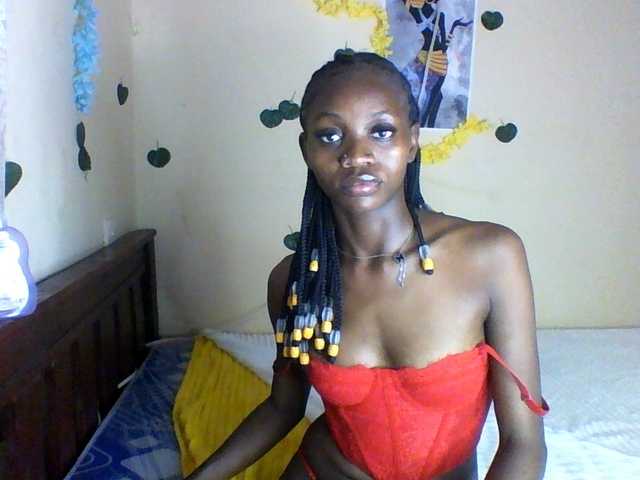 Luna-Noir live cam on BongaCams