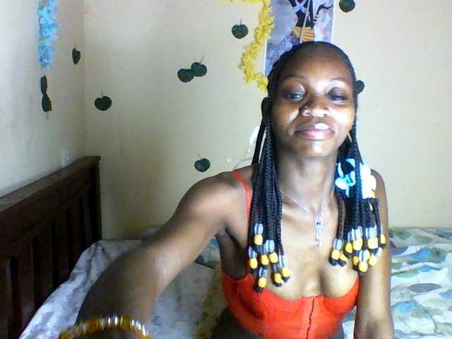 Luna-Noir live cam on BongaCams