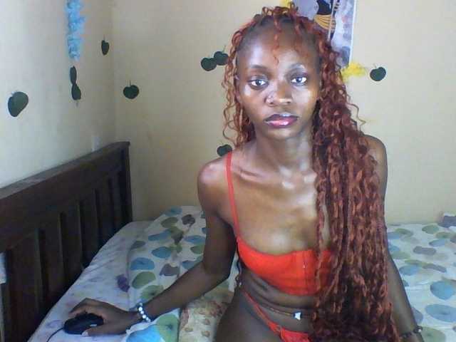 Luna-Noir live cam on BongaCams