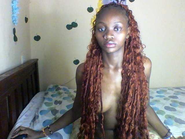 Luna-Noir live cam on BongaCams