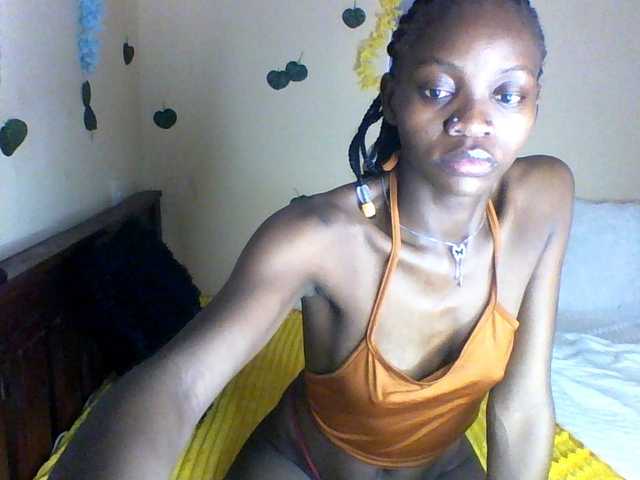 Luna-Noir live cam on BongaCams