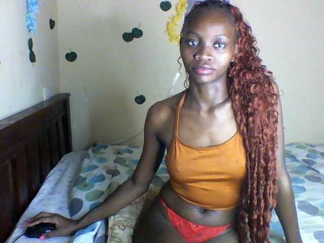 Luna-Noir live cam on BongaCams