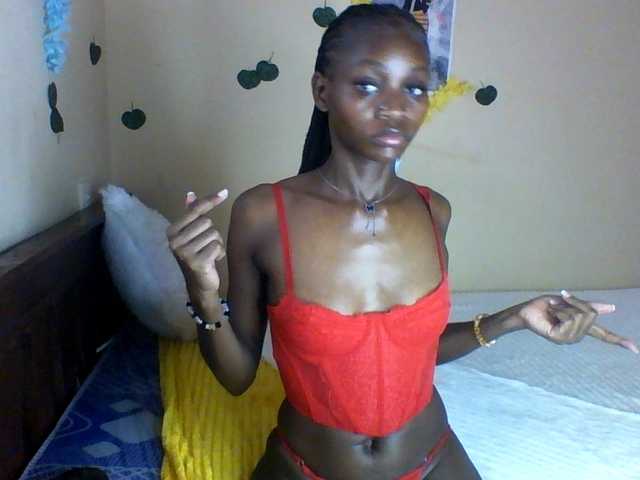 Luna-Noir live cam on BongaCams