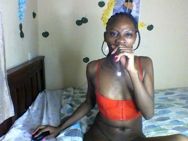 Luna-Noir live cam on BongaCams