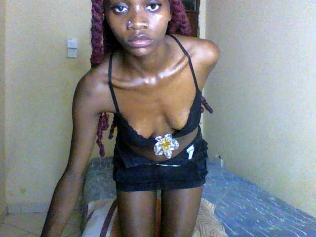 Luna-Noir live cam on BongaCams